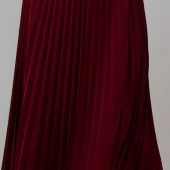 Skirt - Picture 2 of 3